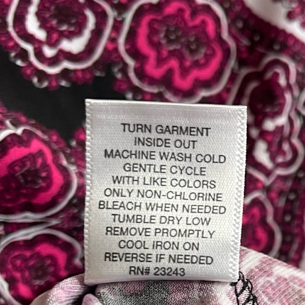 2/$16 New York & Company Black w/Burgundy Print Short Sleeve Blouse; SZ S; EUC - Picture 6 of 6